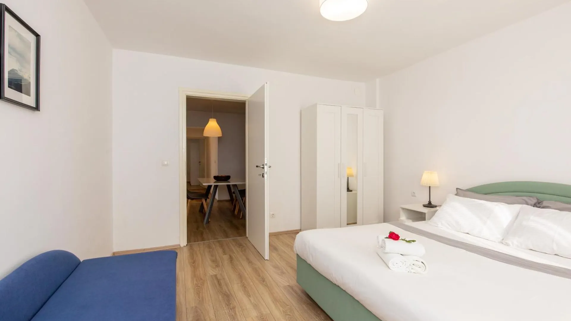 Apartment Apartmani Basic 2 Njivice Croatia